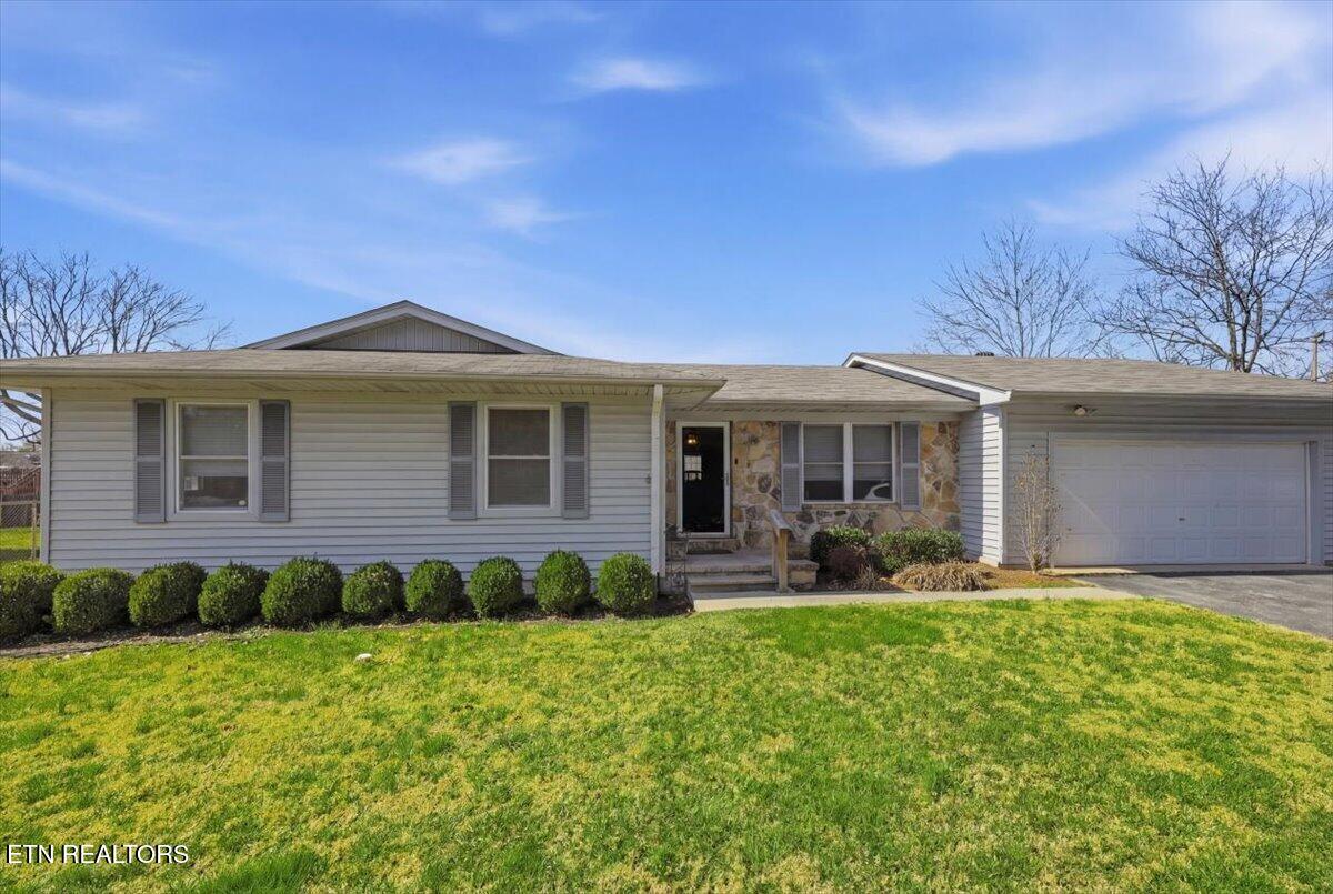 853 Walker Springs Road Knoxville, TN 37923 - Photo 2 of 47 Front View