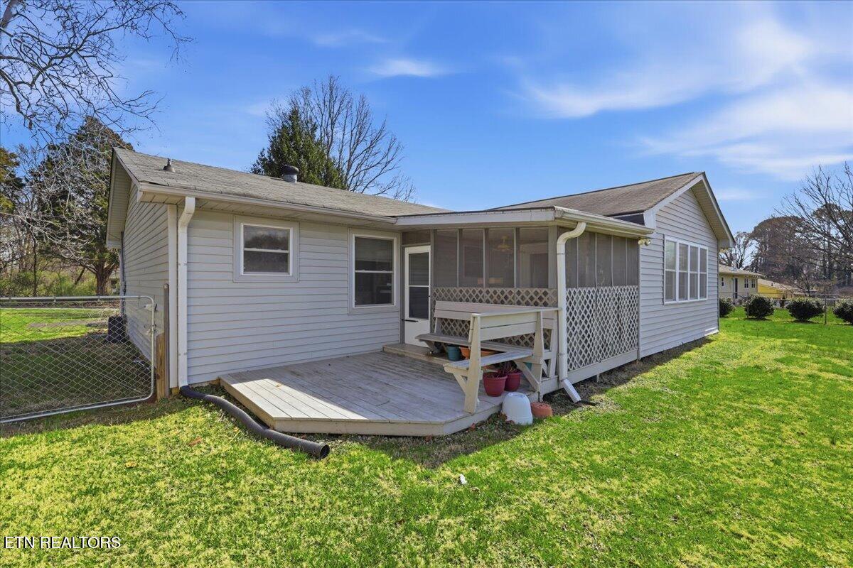 853 Walker Springs Road Knoxville, TN 37923 - Photo 31 of 47 Patio and Porch