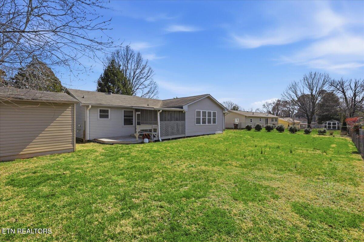 853 Walker Springs Road Knoxville, TN 37923 - Photo 33 of 47 Rear view with shed