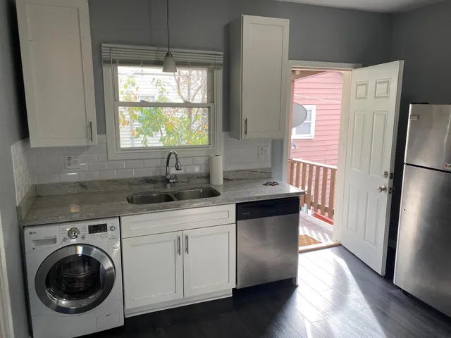 $1,850 | 1144 West Taylor Street, Unit 2R, Chicago, IL 60607