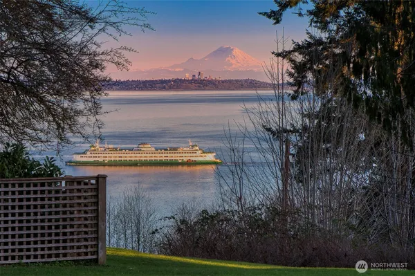 $1,050,000 | 26290 Ohio Avenue Northeast, Kingston, WA 98346