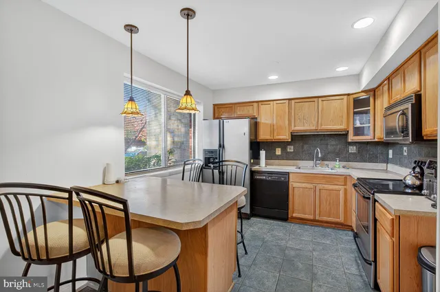 $450,000 | 7230 Lasting Light Way, Columbia, MD 21045