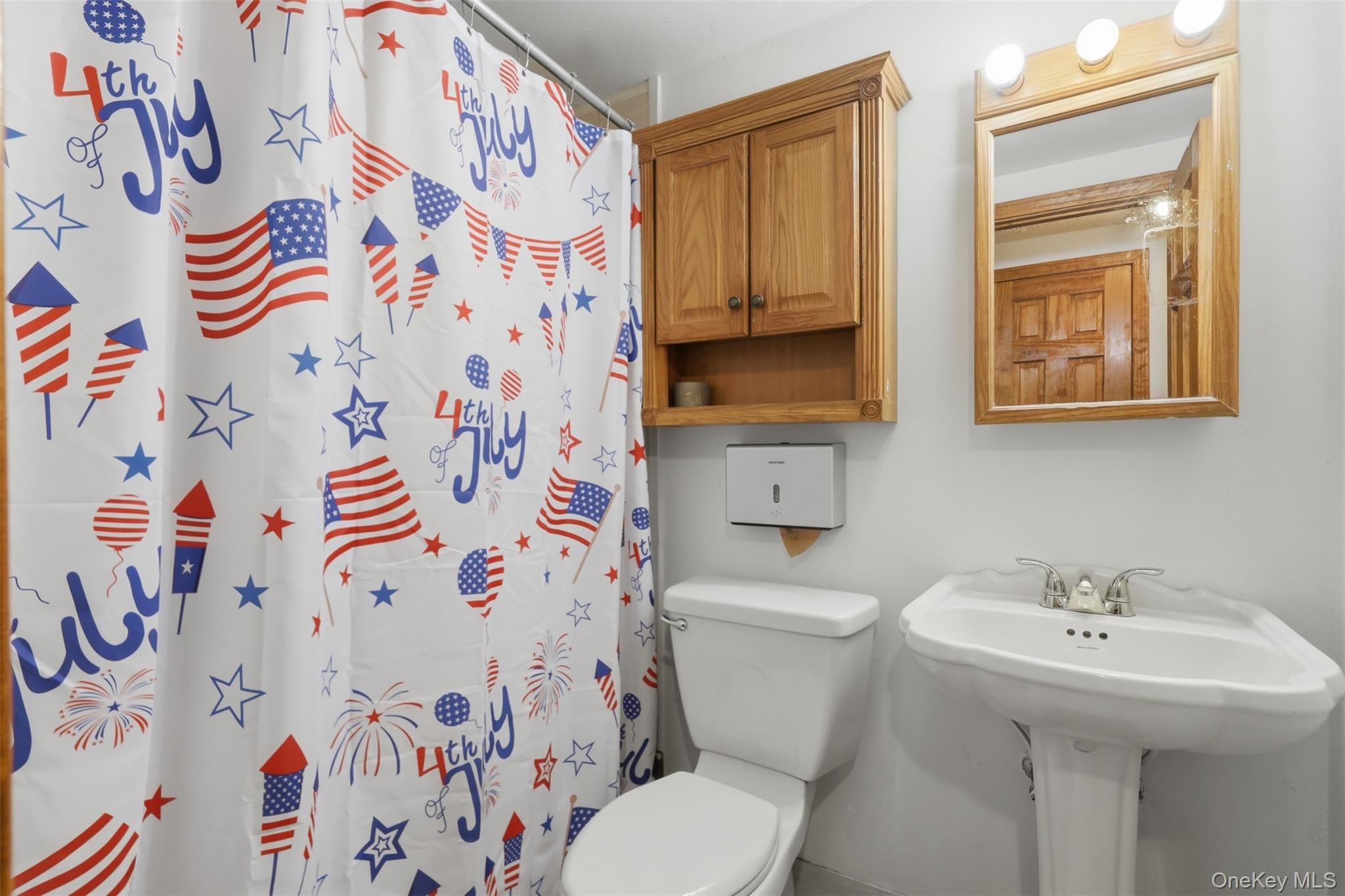 74 Creek Run Road Newburgh, NY 12550 - Photo 13 of 26 First Bathroom layout.