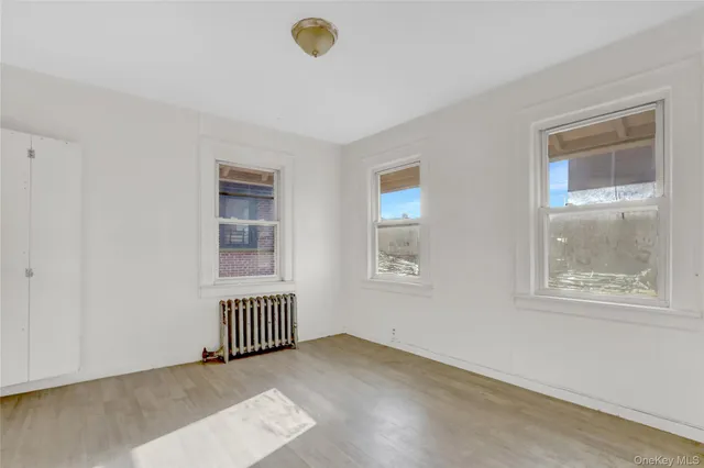 $519,900 | 22-17 Collier Avenue | Bayswater