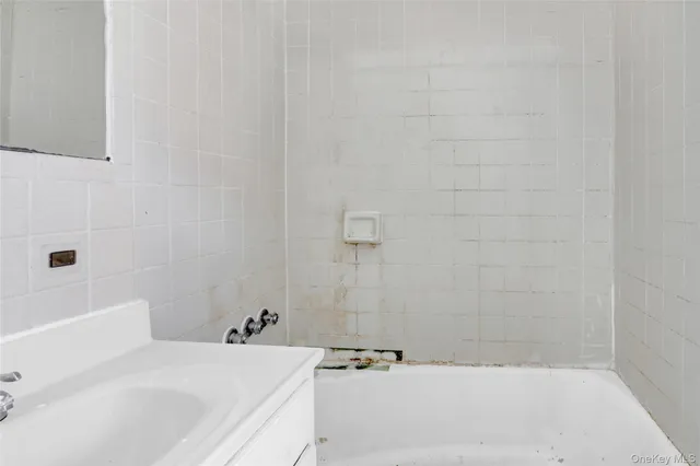 $519,900 | 22-17 Collier Avenue | Bayswater