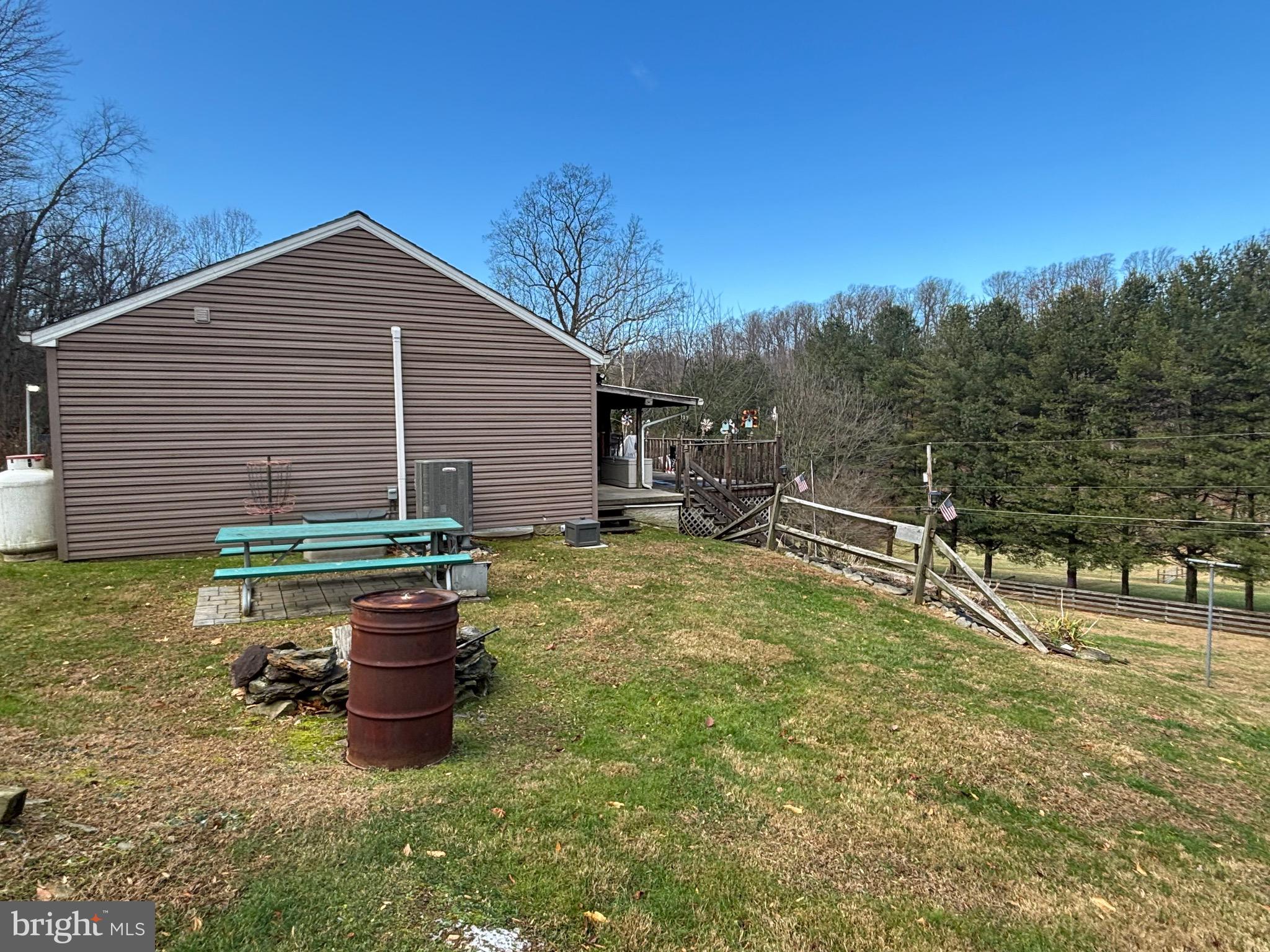 474 Bridge Valley Road Pequea, PA 17565 - Photo 7 of 16 side yard