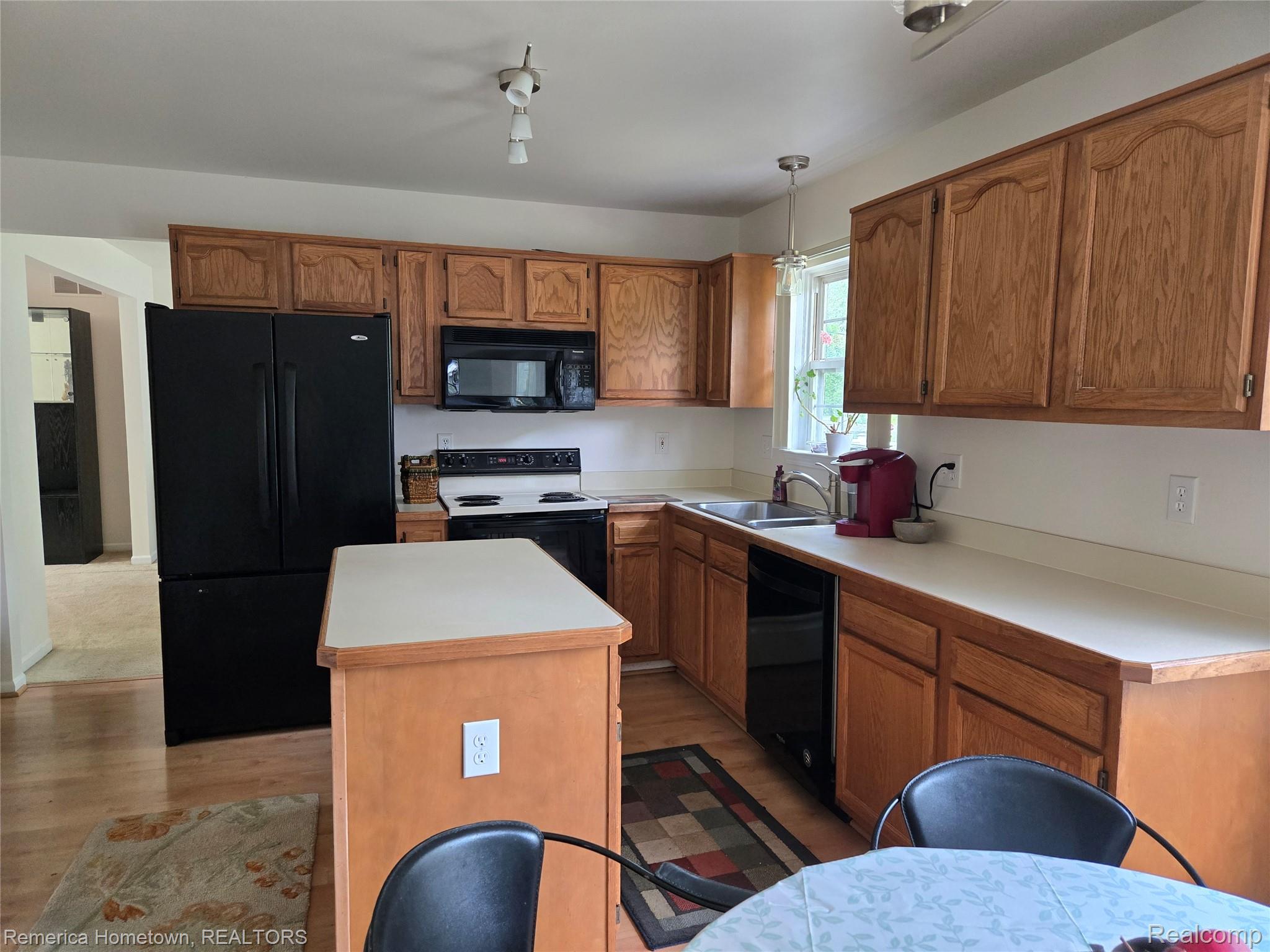 23690 Springbrook Drive Farmington, MI 48336 - Photo 10 of 43 20260810_164250.jpg