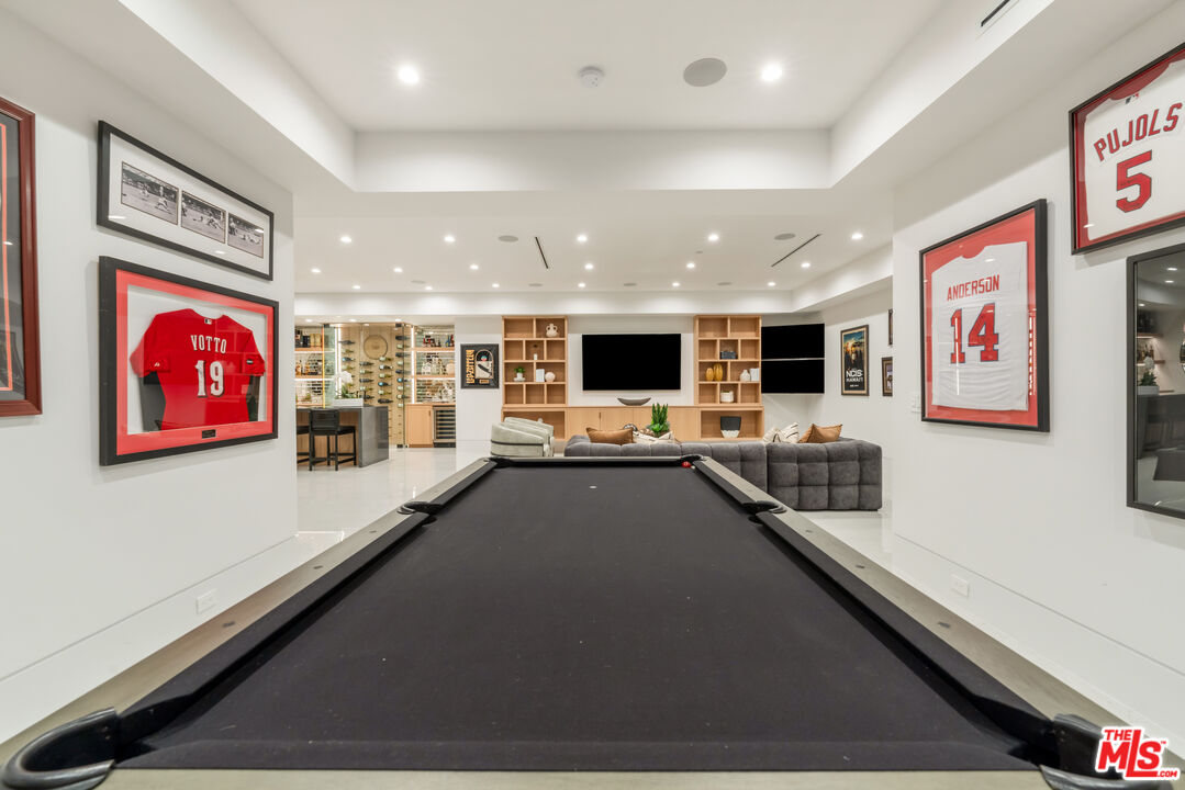 17228 Otsego Street Encino, CA 91316 - Photo 13 of 39