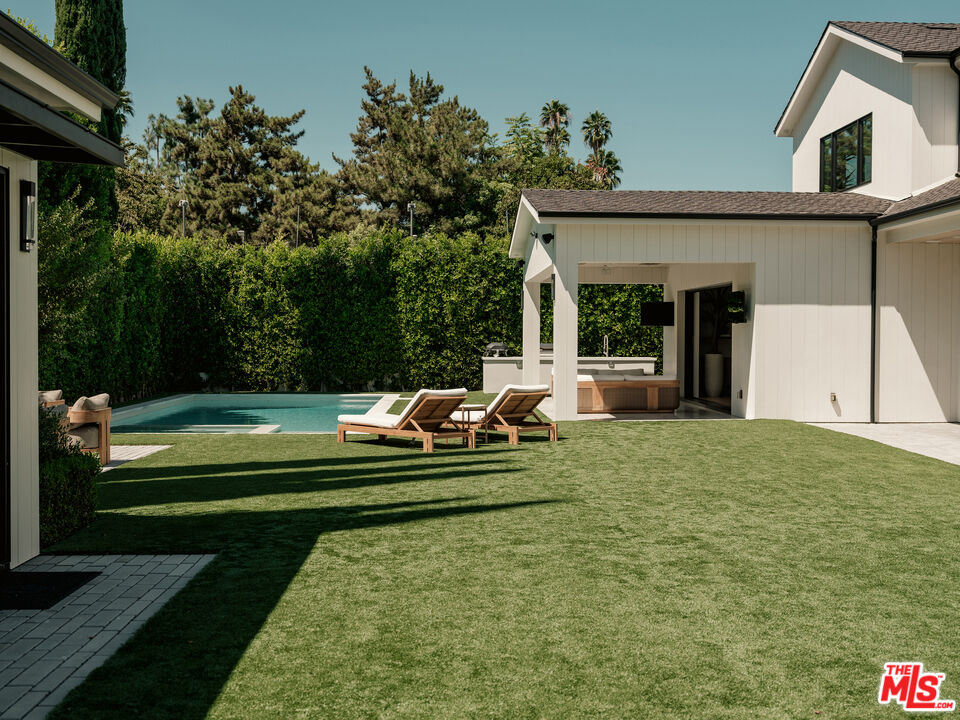 17228 Otsego Street Encino, CA 91316 - Photo 25 of 39