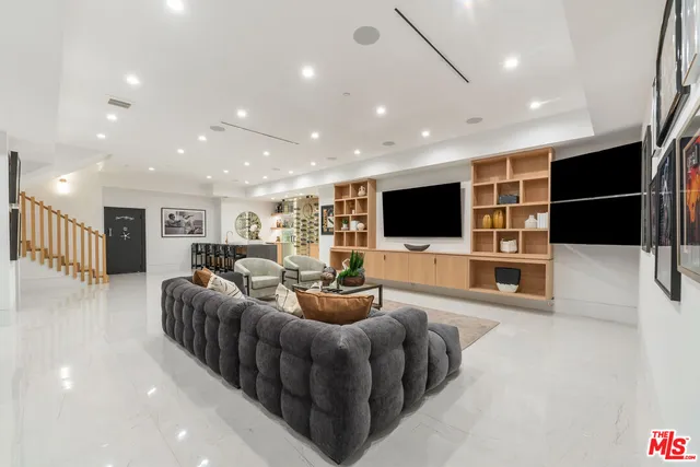 $30,000 | 17228 Otsego Street, Encino, CA 91316