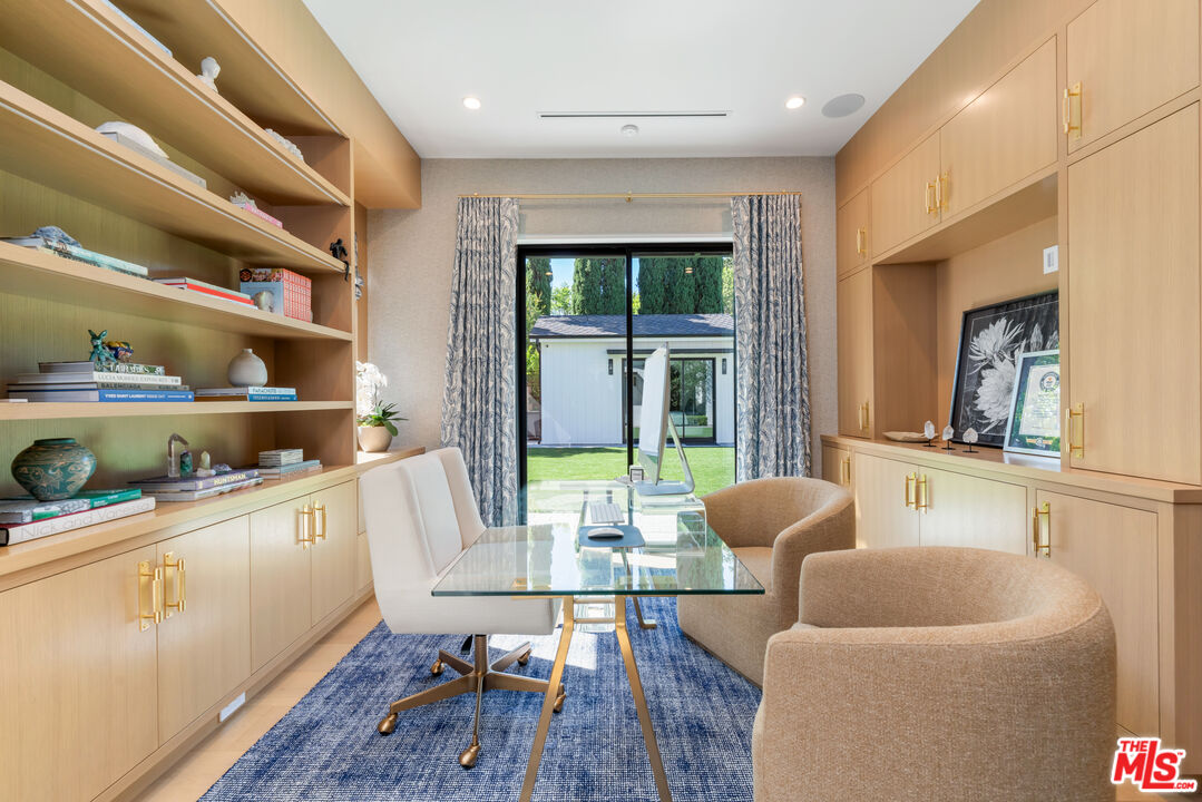 17228 Otsego Street Encino, CA 91316 - Photo 6 of 39