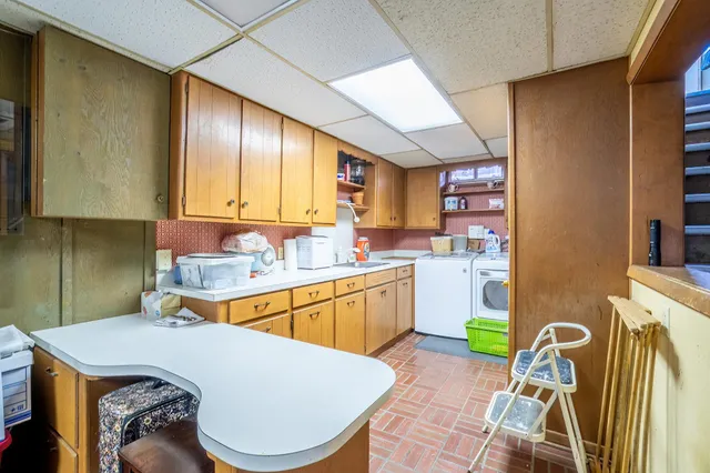 $304,900 | 3218 Eastbrook Drive, Fort Wayne, IN 46805