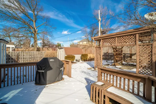 $304,900 | 3218 Eastbrook Drive, Fort Wayne, IN 46805