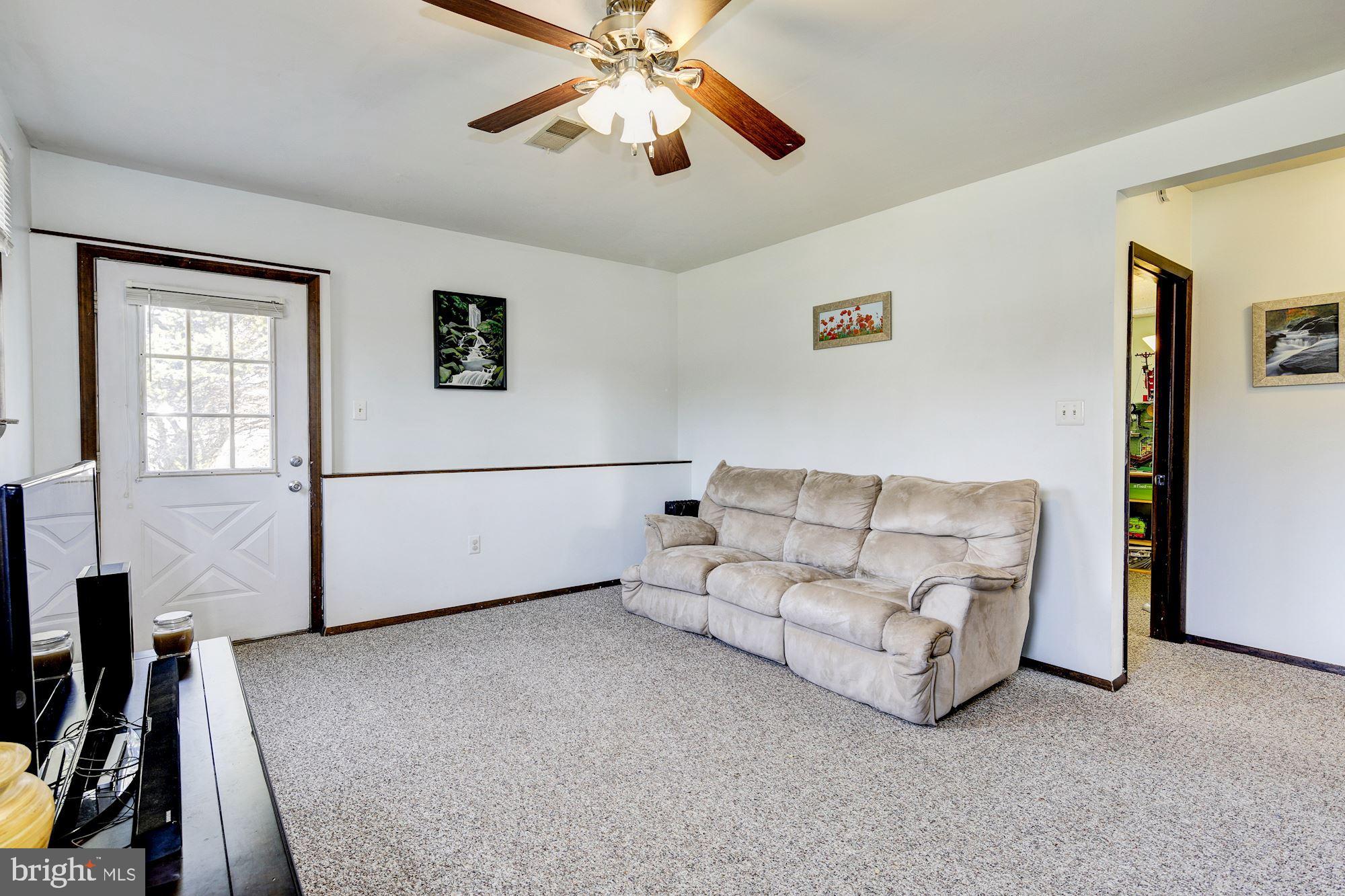 3461 Augusta Road Manchester, MD 21102 - Photo 17 of 28 Family Room