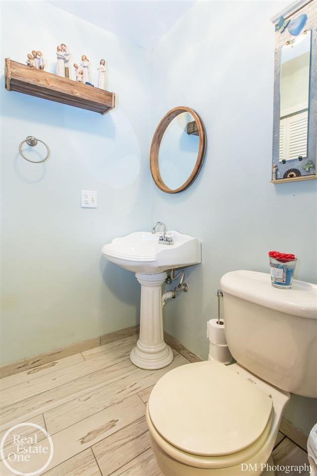 48605 Callens Road New Baltimore, MI 48047 - Photo 16 of 26 Powder Room