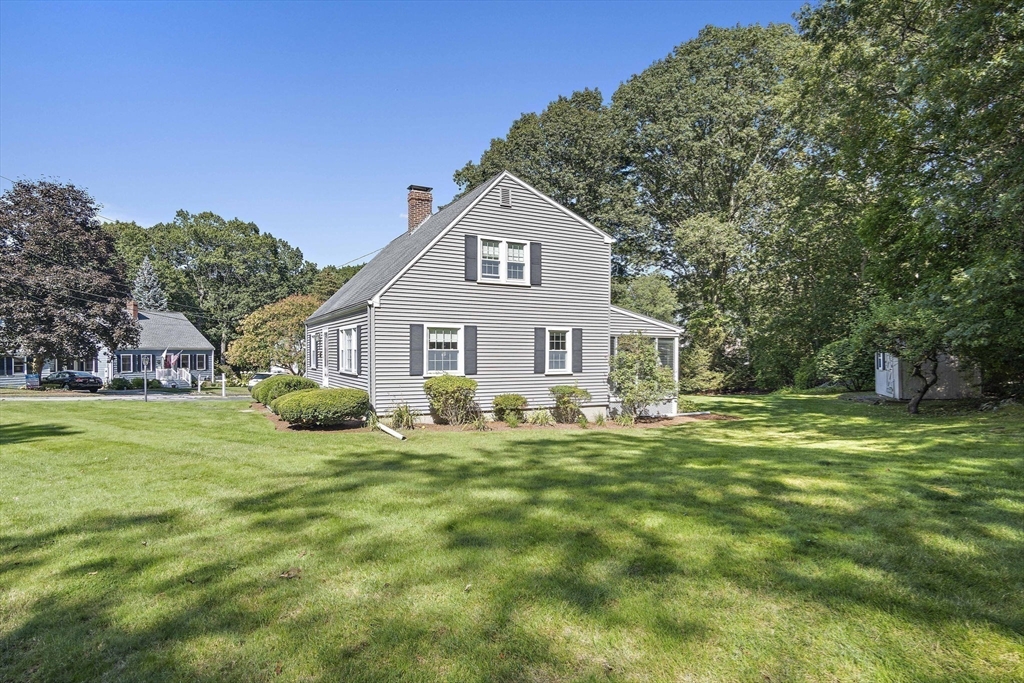 4 Hiawatha Road Woburn, MA 01801 - Photo 4 of 35 Gallery Image 4