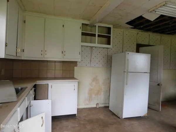$129,900 | 30 Lenox Avenue, Pittsfield, MA 01201