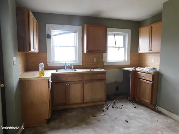 $129,900 | 30 Lenox Avenue, Pittsfield, MA 01201