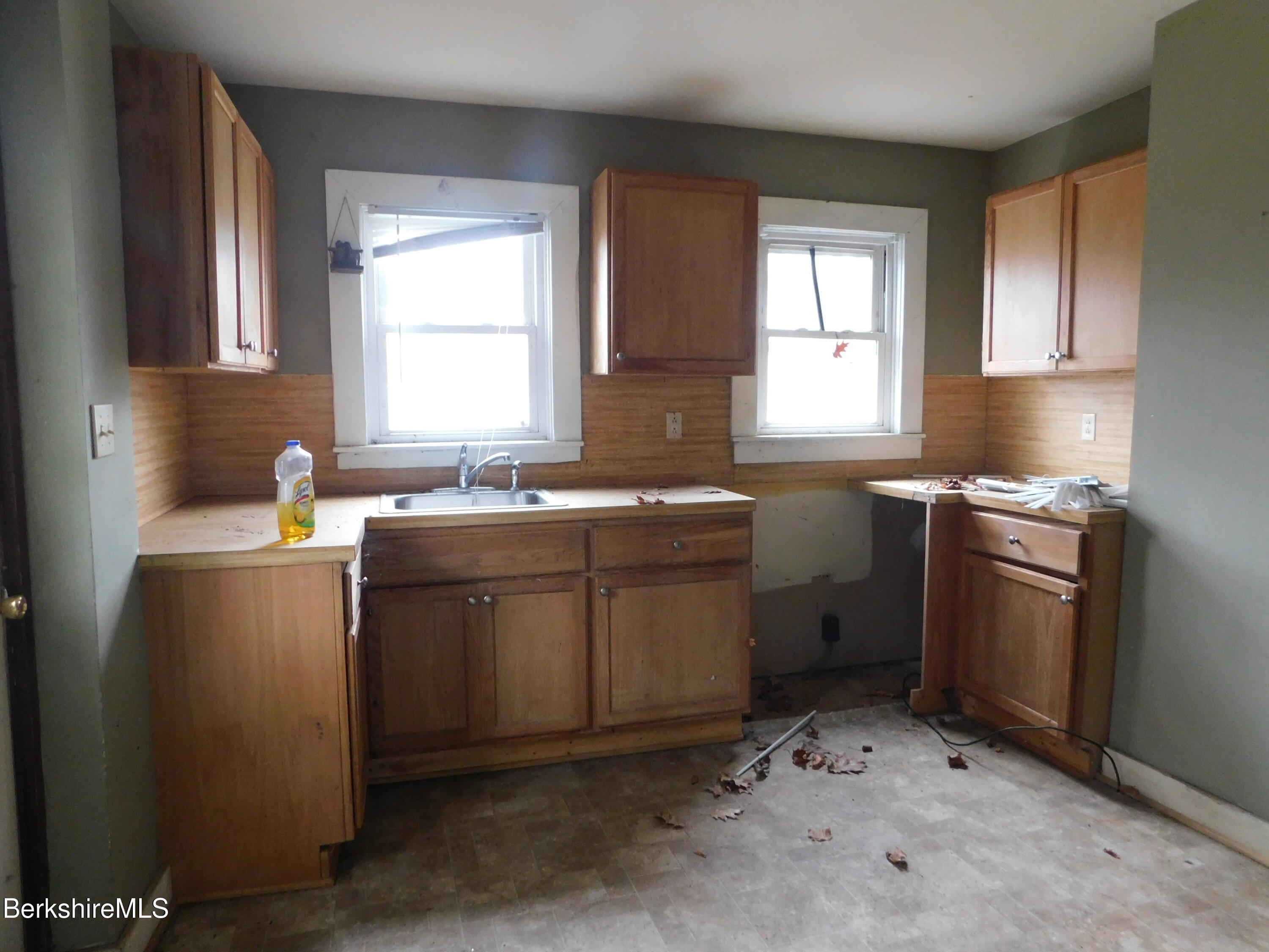 30 Lenox Avenue Pittsfield, MA 01201 - Photo 8 of 17 DSCN0185