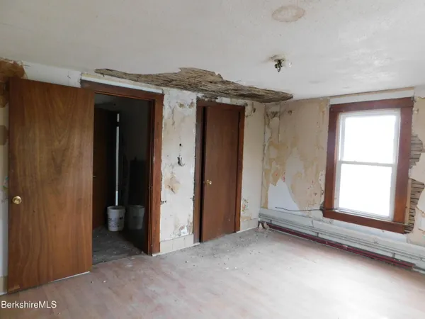 $129,900 | 30 Lenox Avenue, Pittsfield, MA 01201