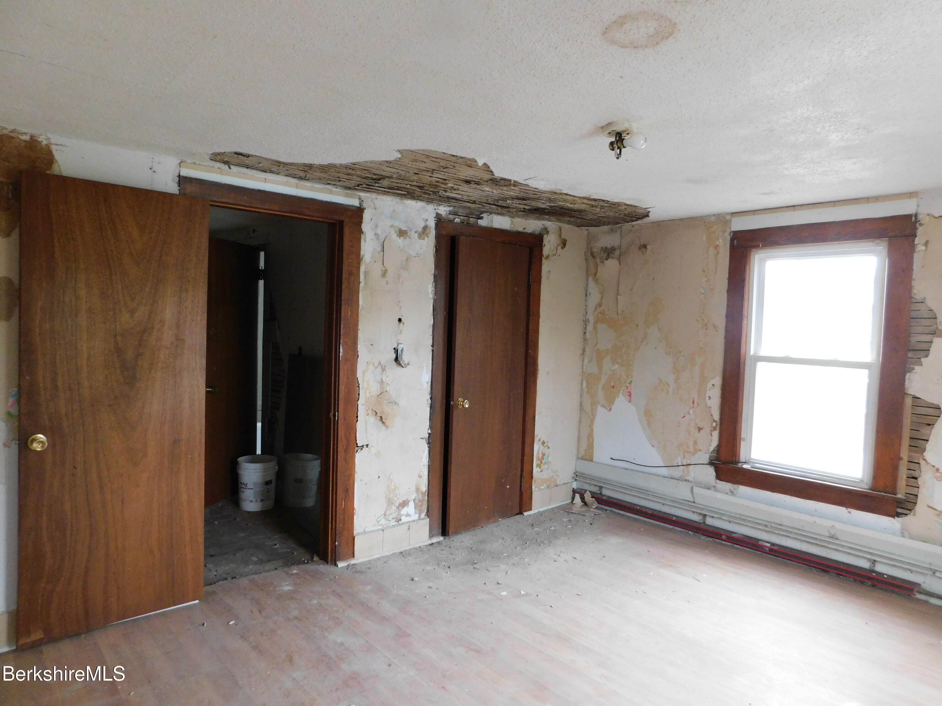 30 Lenox Avenue Pittsfield, MA 01201 - Photo 9 of 17 DSCN0186