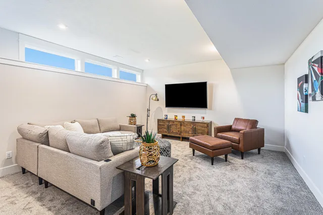 $889,900 | 1760 Julienne Court, Byron Center, MI 49315