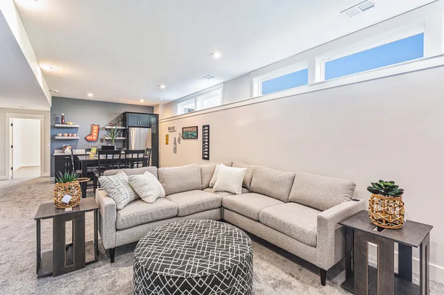 $889,900 | 1760 Julienne Court, Byron Center, MI 49315