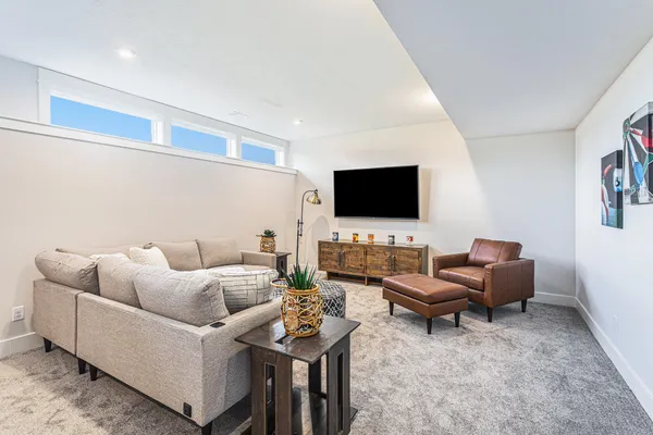 $889,900 | 1760 Julienne Court, Byron Center, MI 49315