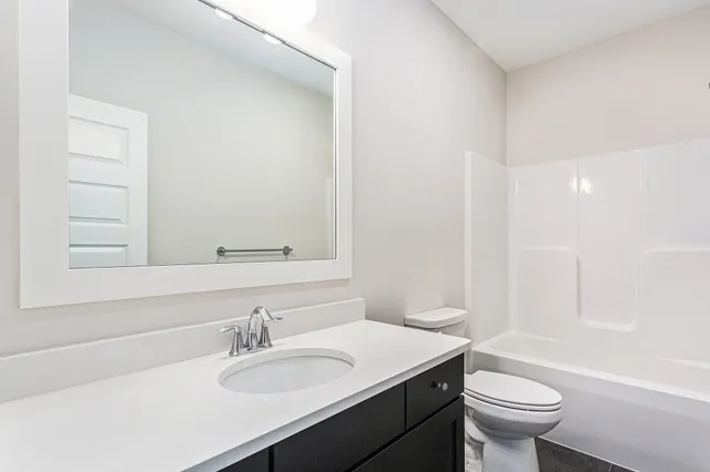 $889,900 | 1760 Julienne Court, Byron Center, MI 49315