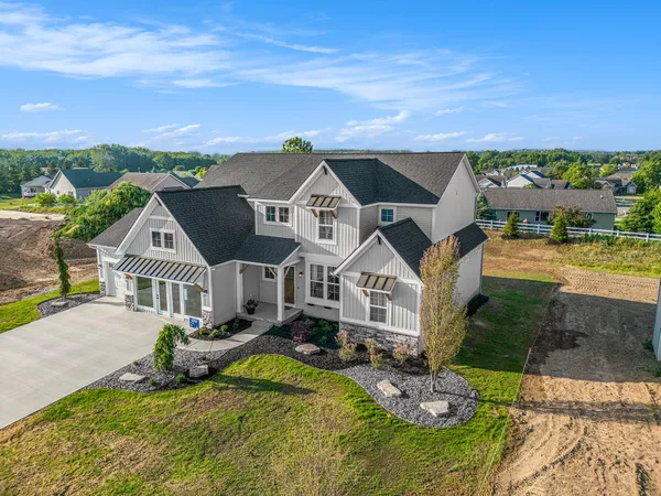 $889,900 | 1760 Julienne Court, Byron Center, MI 49315