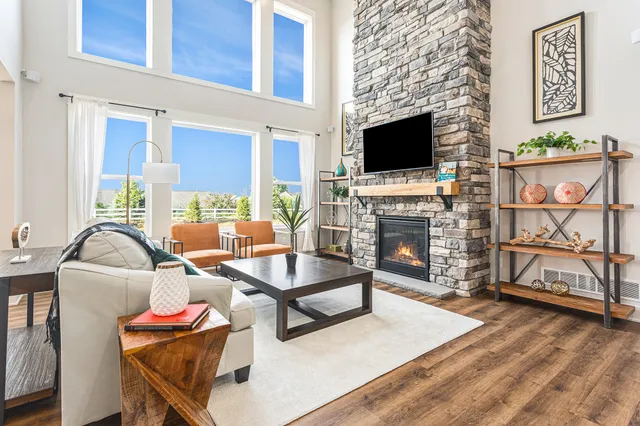 $889,900 | 1760 Julienne Court, Byron Center, MI 49315