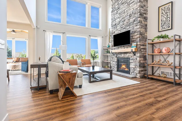 $889,900 | 1760 Julienne Court, Byron Center, MI 49315