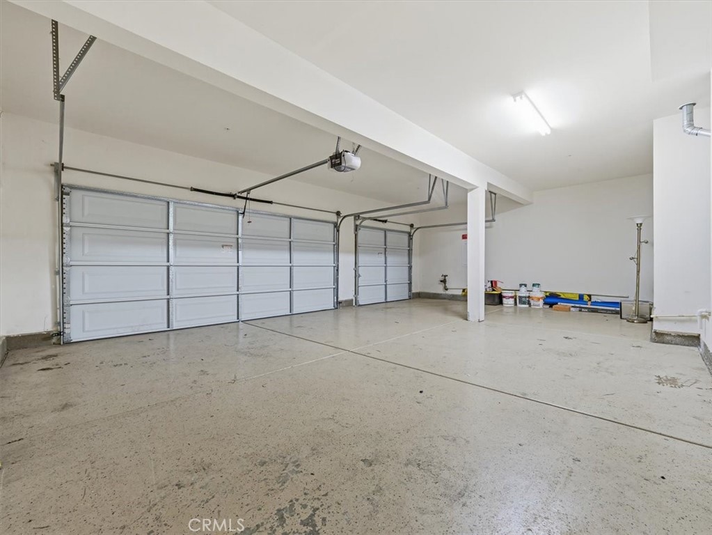 2947 Gilbert Avenue Corona, CA 92881 - Photo 56 of 60 a view of a garage