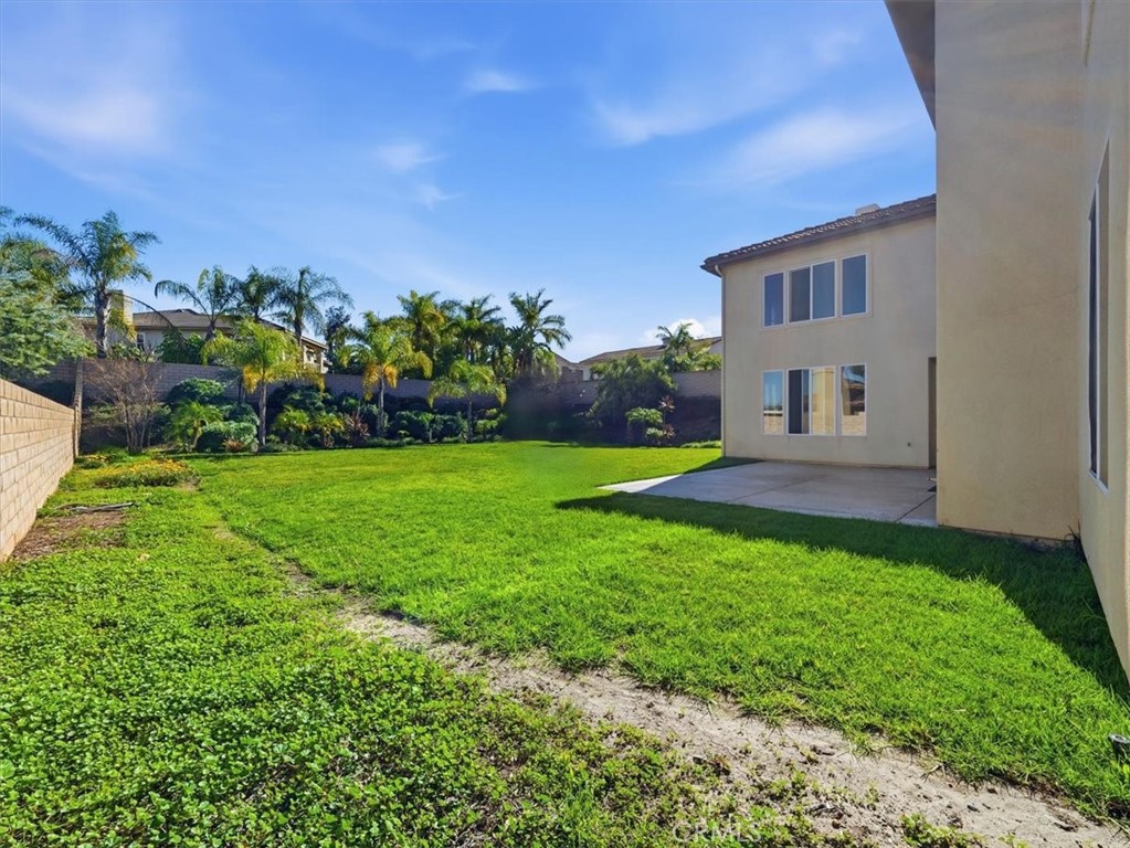 2947 Gilbert Avenue Corona, CA 92881 - Photo 58 of 60 a view of a house with a garden