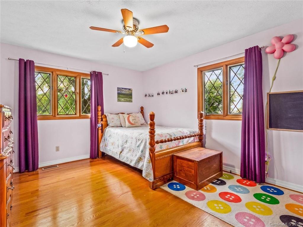 401 Asbury Road Candler, NC 28715 - Photo 13 of 23 Gallery Image 13