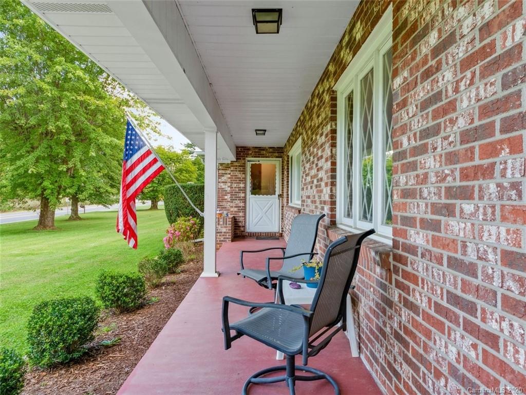 401 Asbury Road Candler, NC 28715 - Photo 3 of 23 Gallery Image 3