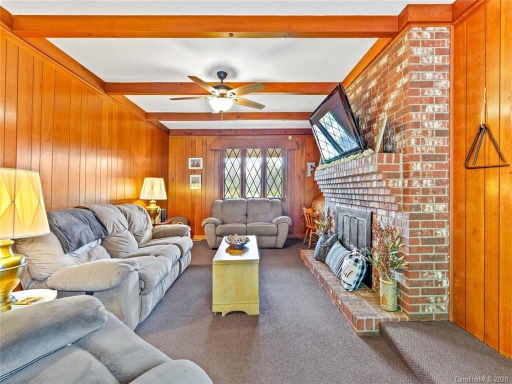 401 Asbury Road Candler, NC 28715 - Photo 5 of 23 Gallery Image 5