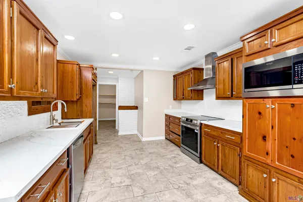 $345,000 | 6555 Landmor Drive, Greenwell Springs, LA 70739
