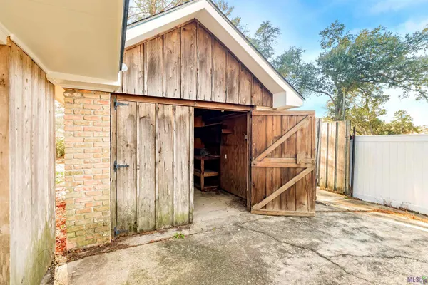 $345,000 | 6555 Landmor Drive, Greenwell Springs, LA 70739