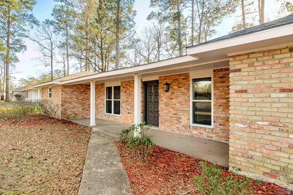 $345,000 | 6555 Landmor Drive, Greenwell Springs, LA 70739