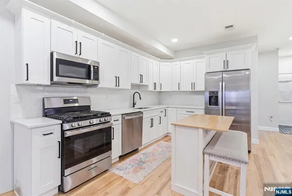 $450,000 | 204 19th Avenue, Irvington, NJ 07111