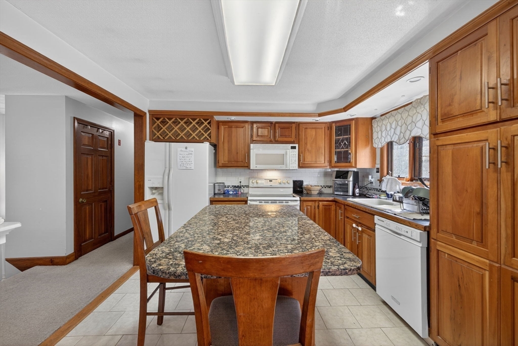 84 Fairview Avenue Rehoboth, MA 02769 - Photo 15 of 36
