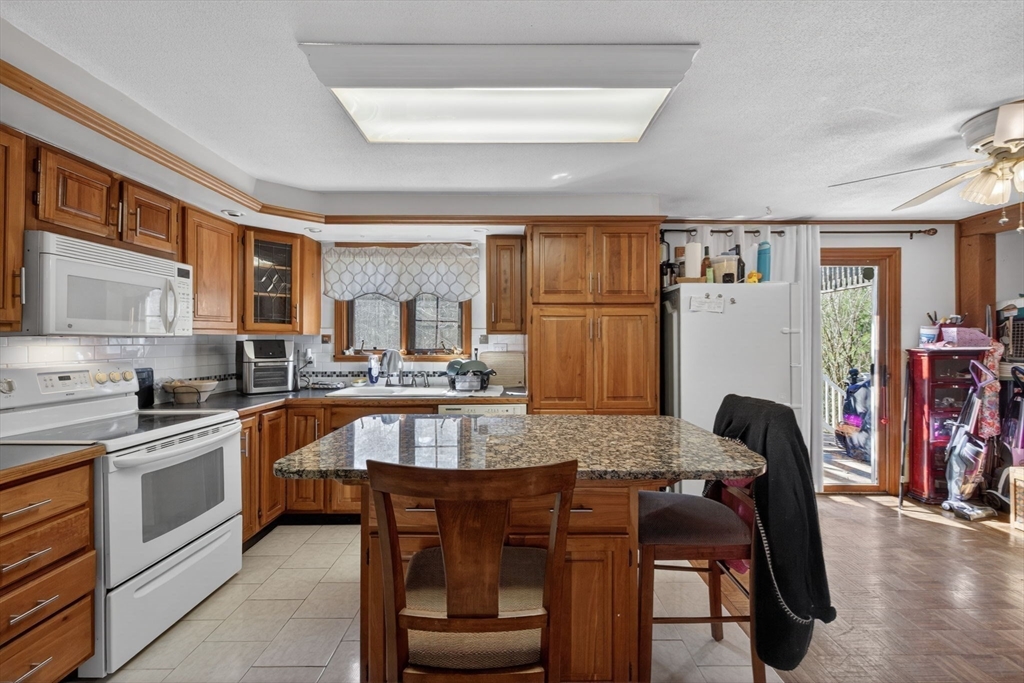 84 Fairview Avenue Rehoboth, MA 02769 - Photo 16 of 36