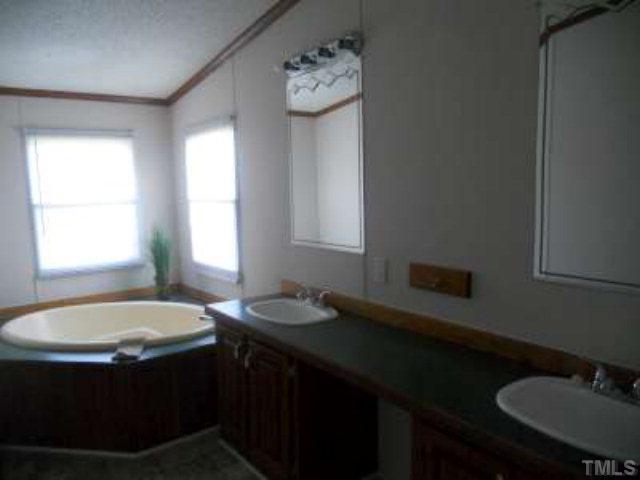 906 Lee County Line Road Broadway, NC 27505 - Photo 15 of 19 Gallery Image 15