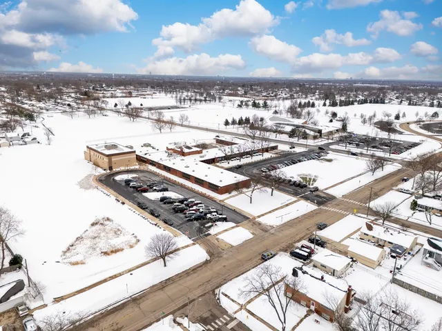 $330,000 | 38 West Altgeld Avenue, Glendale Heights, IL 60139