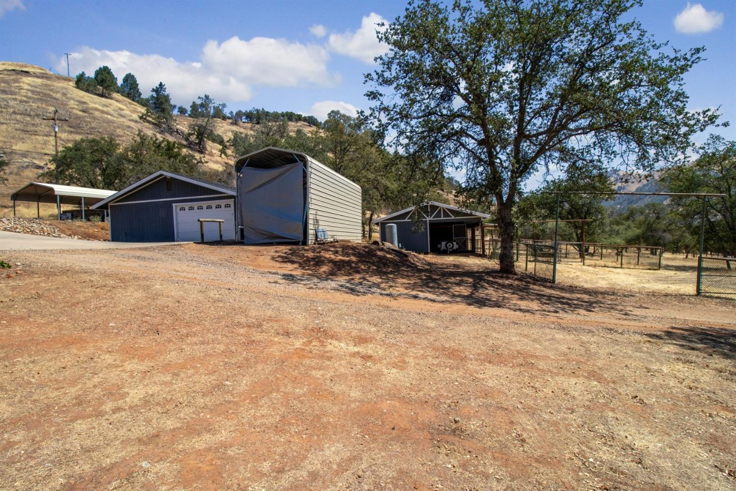 28658 Pittman Hill Road Clovis, CA 93619 - Photo 5 of 36