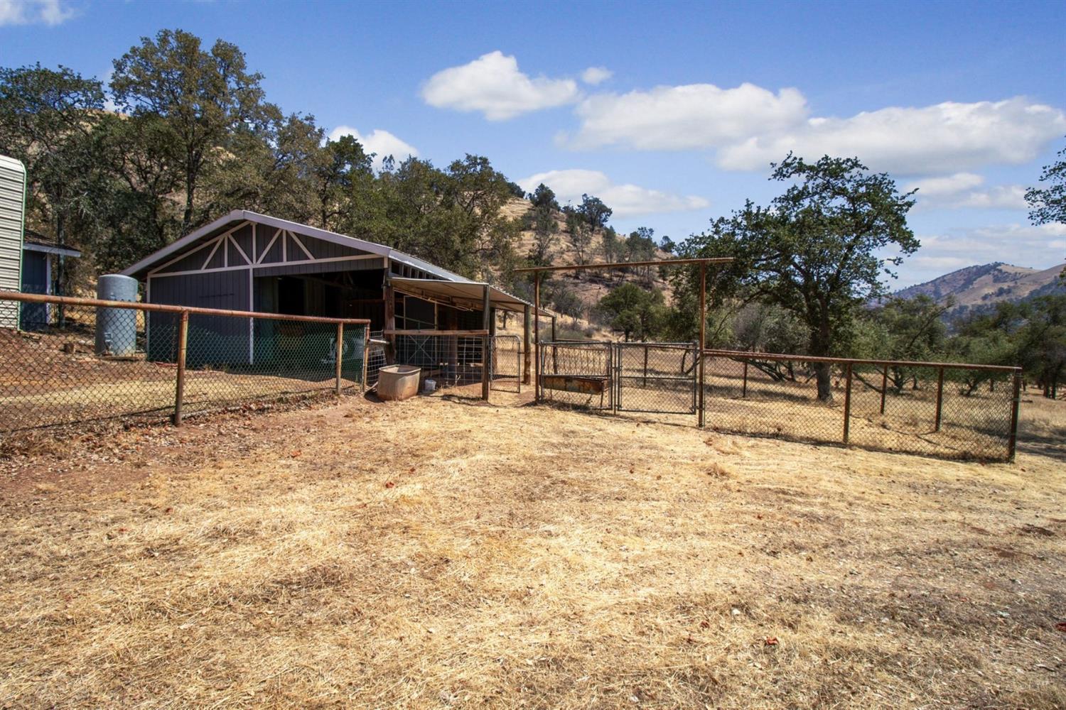 28658 Pittman Hill Road Clovis, CA 93619 - Photo 7 of 36