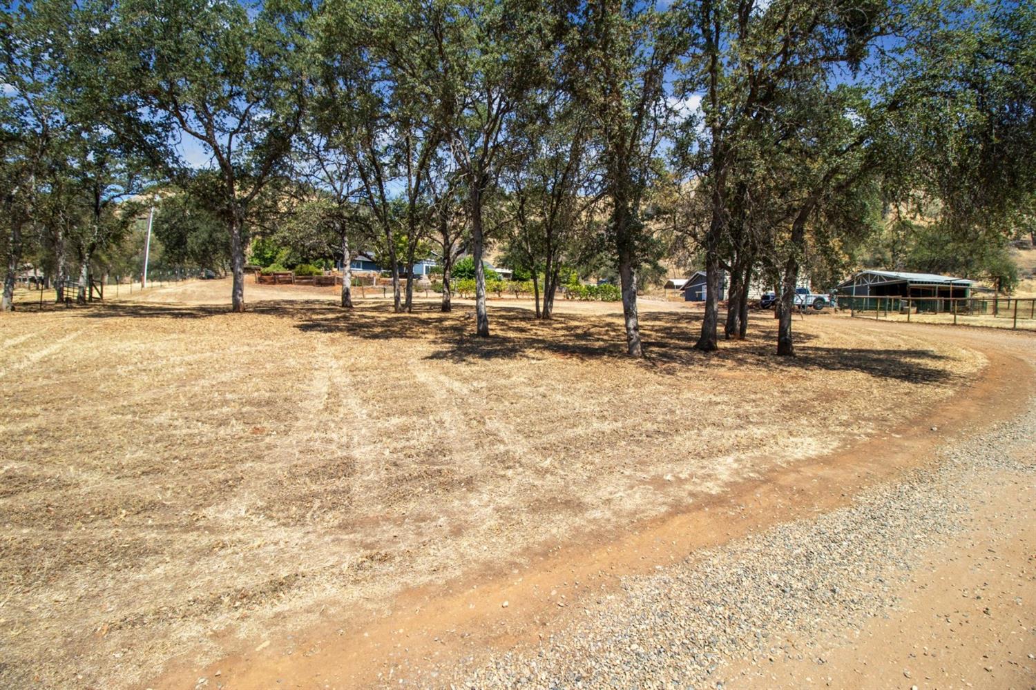 28658 Pittman Hill Road Clovis, CA 93619 - Photo 8 of 36