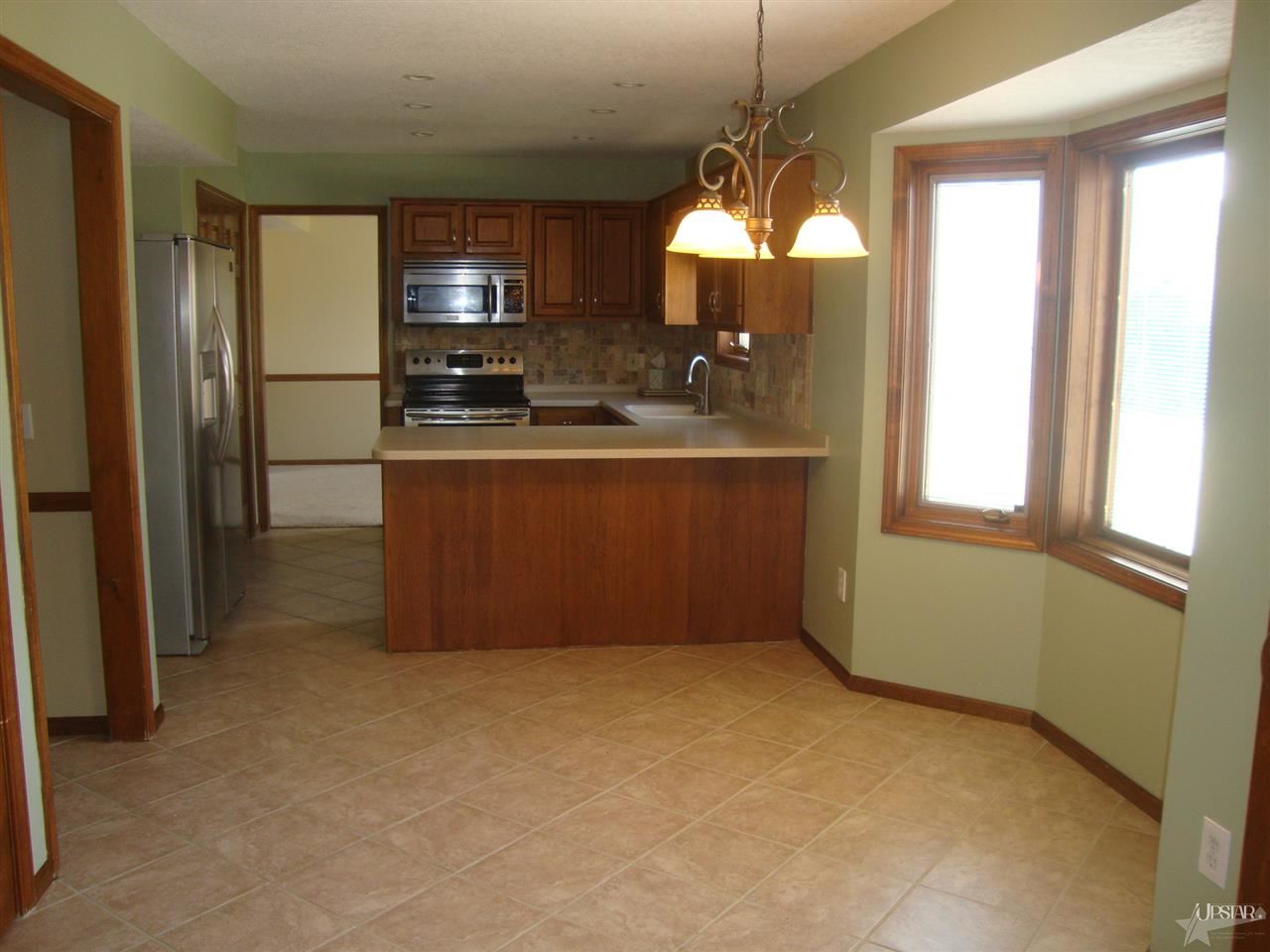 1515 Windmill Ridge Run Fort Wayne, IN 46825 - Photo 10 of 29 Gallery Image 10