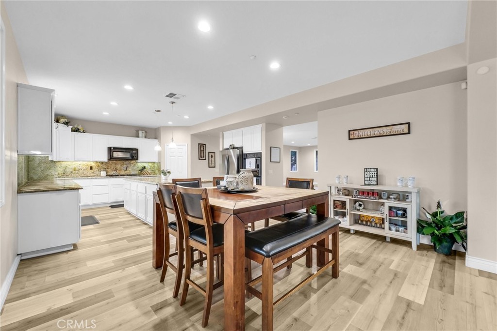 19446 Lurin Avenue Riverside, CA 92508 - Photo 22 of 59 Dinning & Kitchen